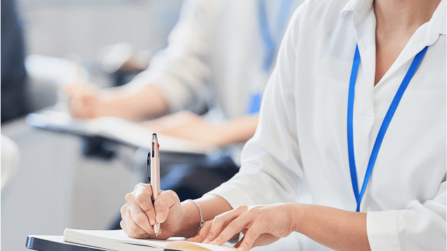 취업 특강 밎 세미나를 통해 취업 관련 정보 공유